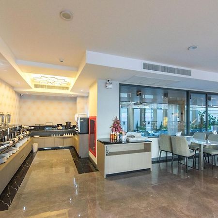 Arista Hotel Ubon Убонратчатхані Екстер'єр фото