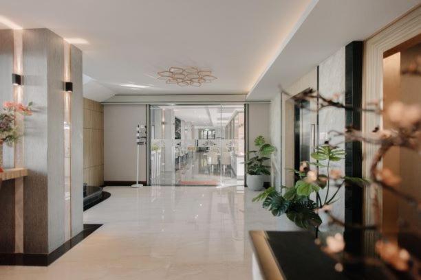 Arista Hotel Ubon Убонратчатхані Екстер'єр фото