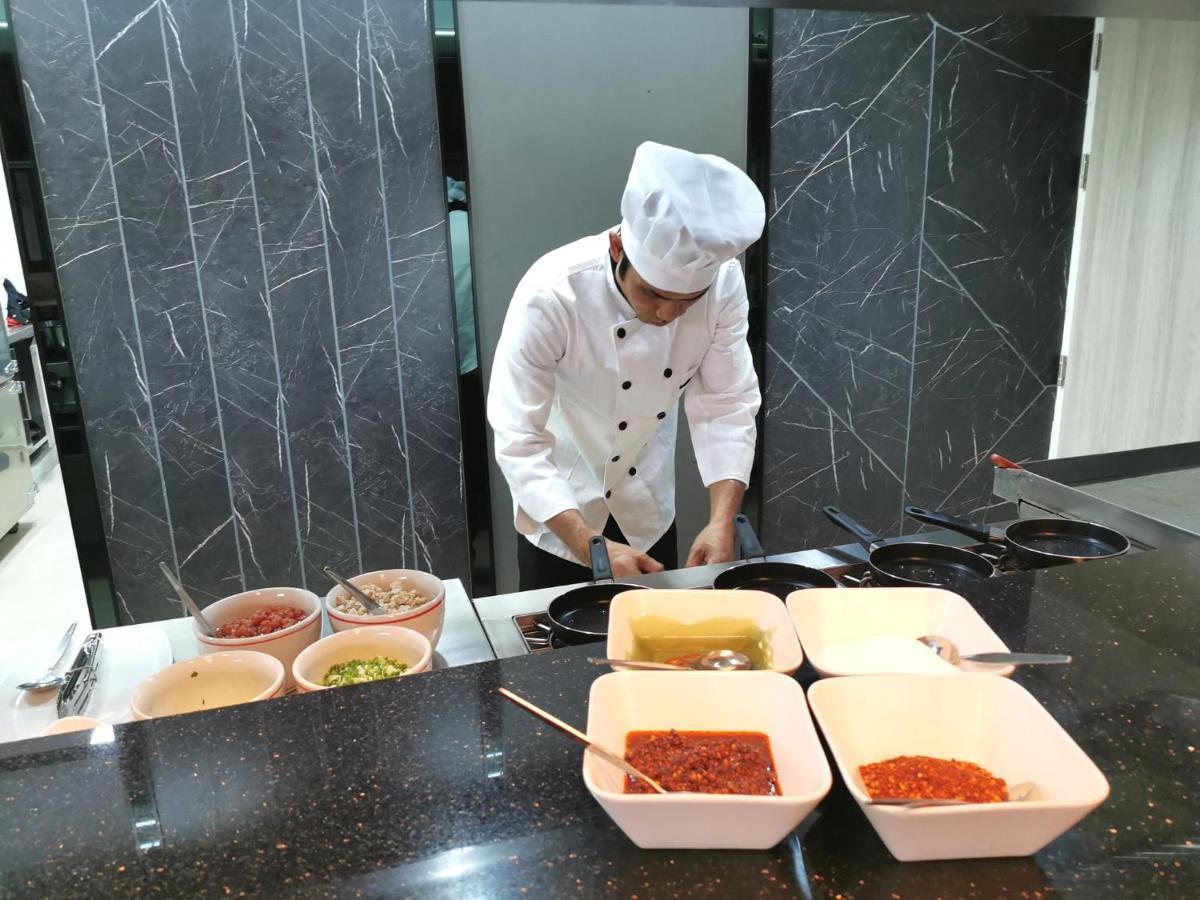 Arista Hotel Ubon Убонратчатхані Екстер'єр фото