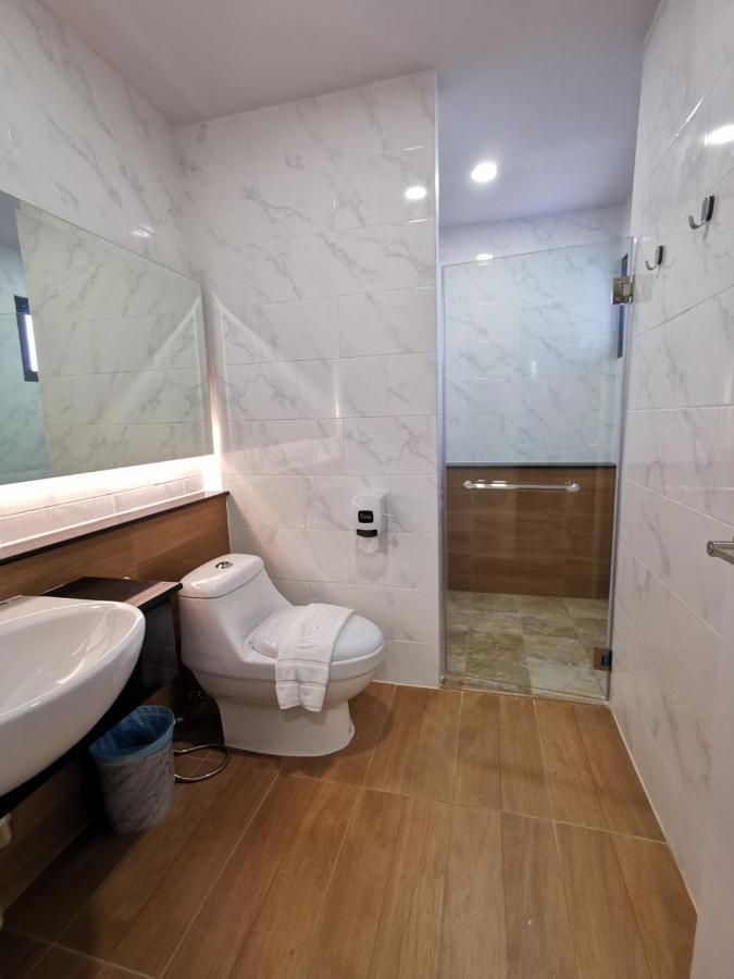 Arista Hotel Ubon Убонратчатхані Екстер'єр фото