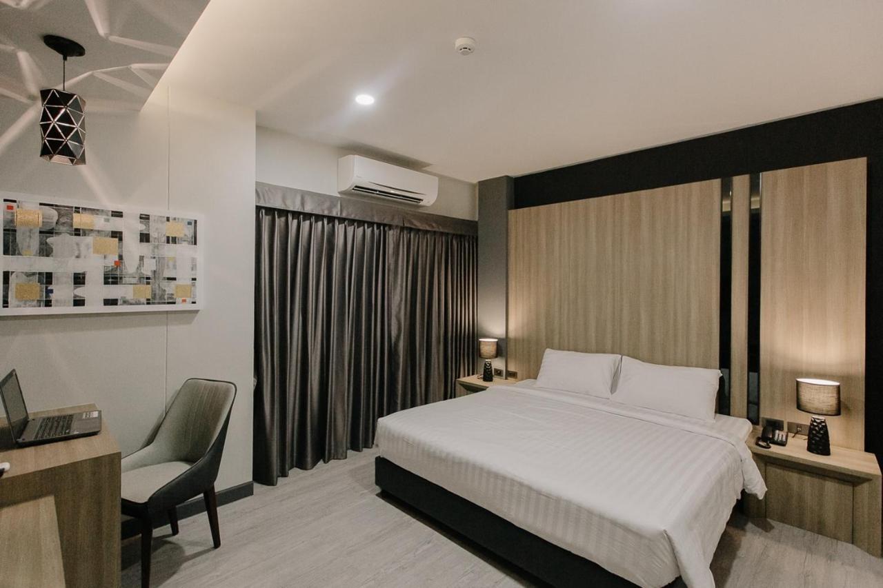Arista Hotel Ubon Убонратчатхані Екстер'єр фото