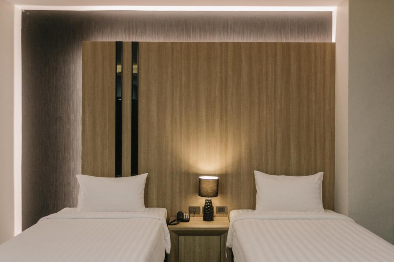 Arista Hotel Ubon Убонратчатхані Екстер'єр фото