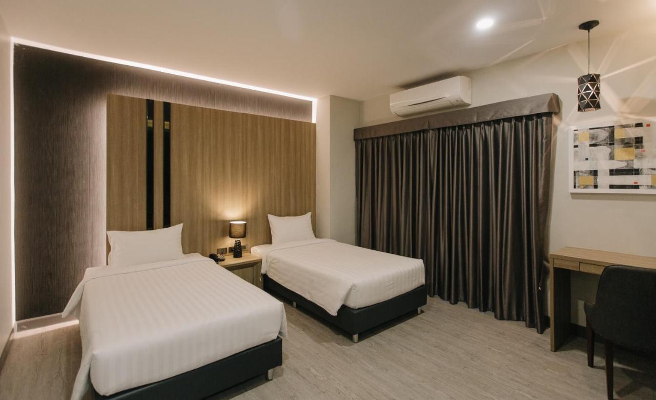 Arista Hotel Ubon Убонратчатхані Екстер'єр фото