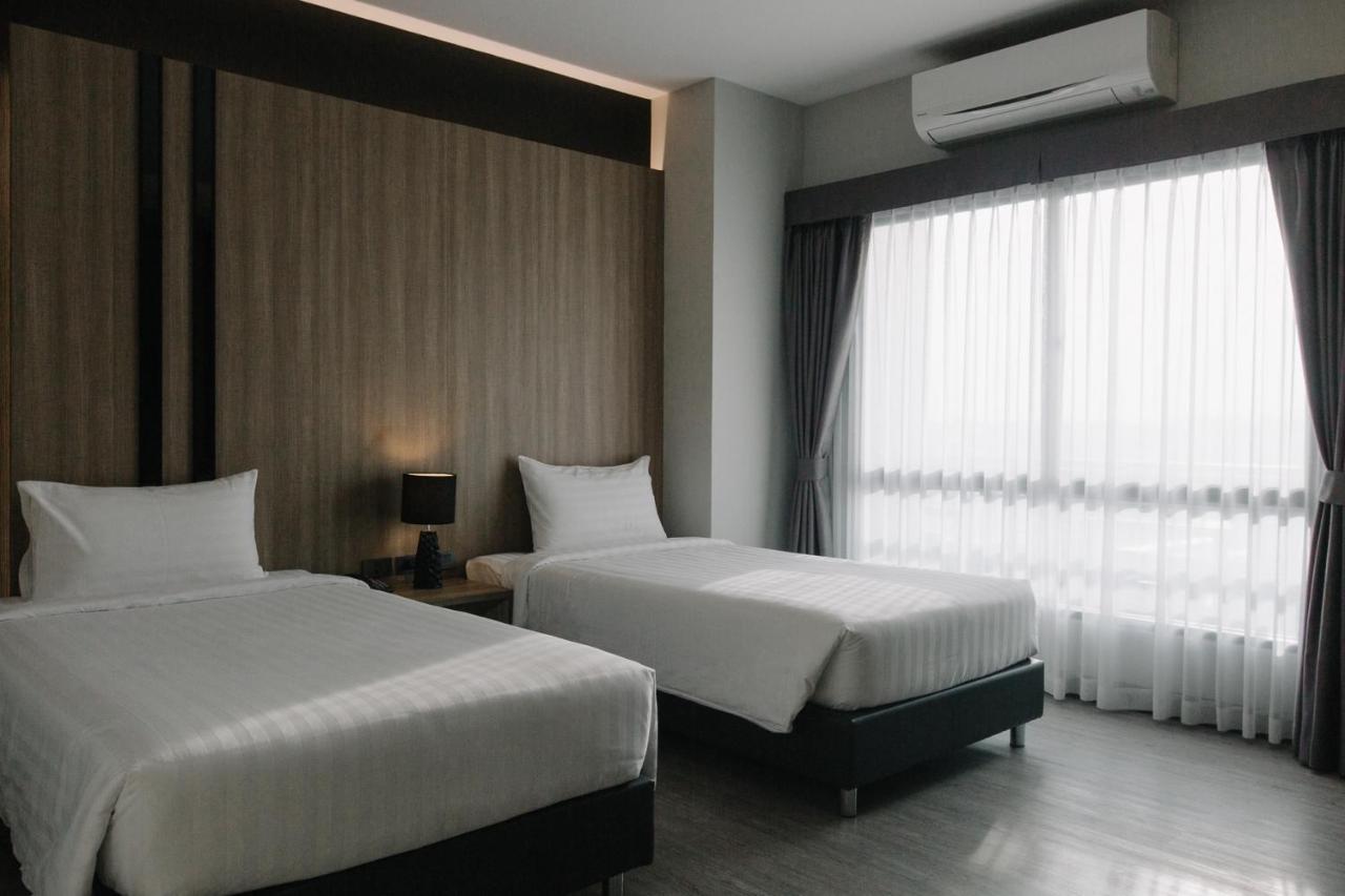 Arista Hotel Ubon Убонратчатхані Екстер'єр фото
