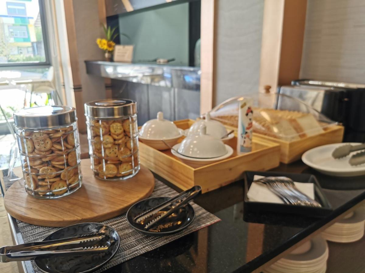 Arista Hotel Ubon Убонратчатхані Екстер'єр фото